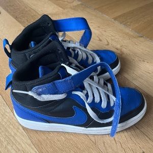 Nike Boys COURT BOROUGH MID 2 - YOUTH Kids Black/Royal/White Shoes Size 3.5